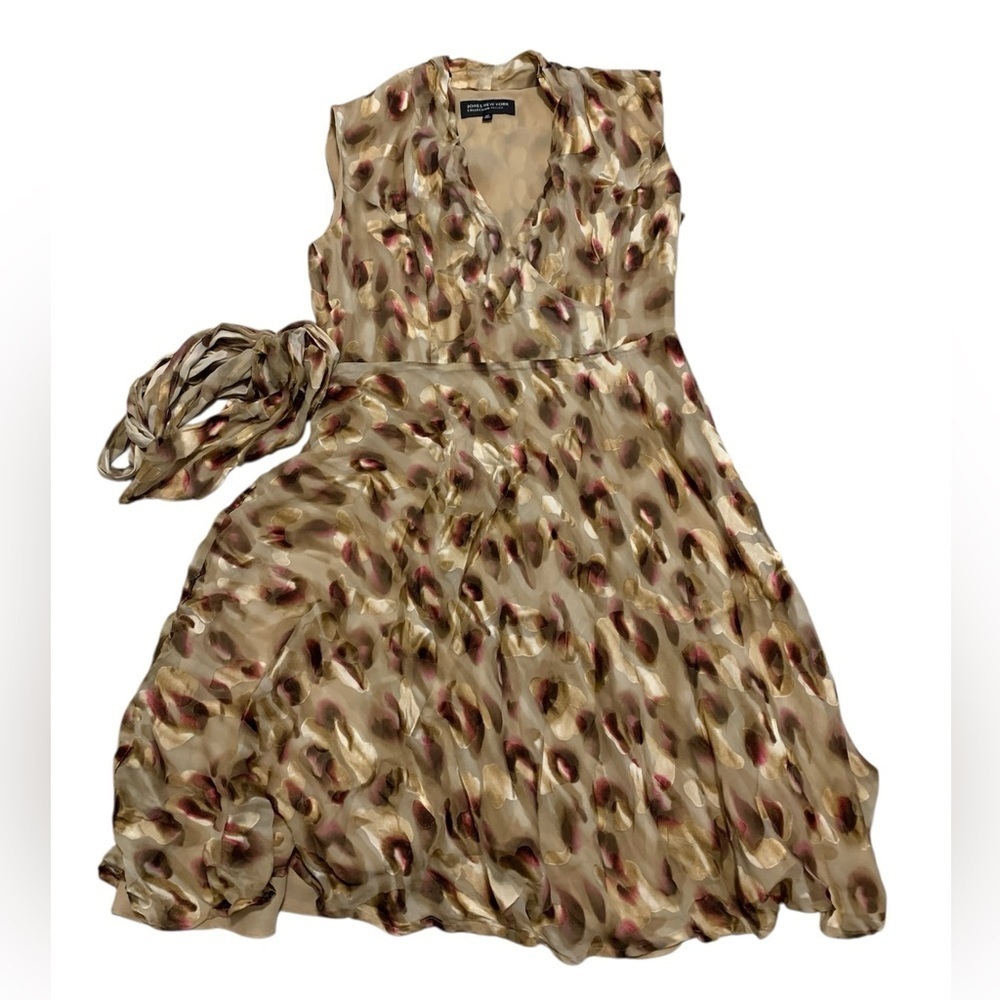 Jones New York Petite 8P Silk Blend Ruffle V-Neck Abstract Dress With Belt